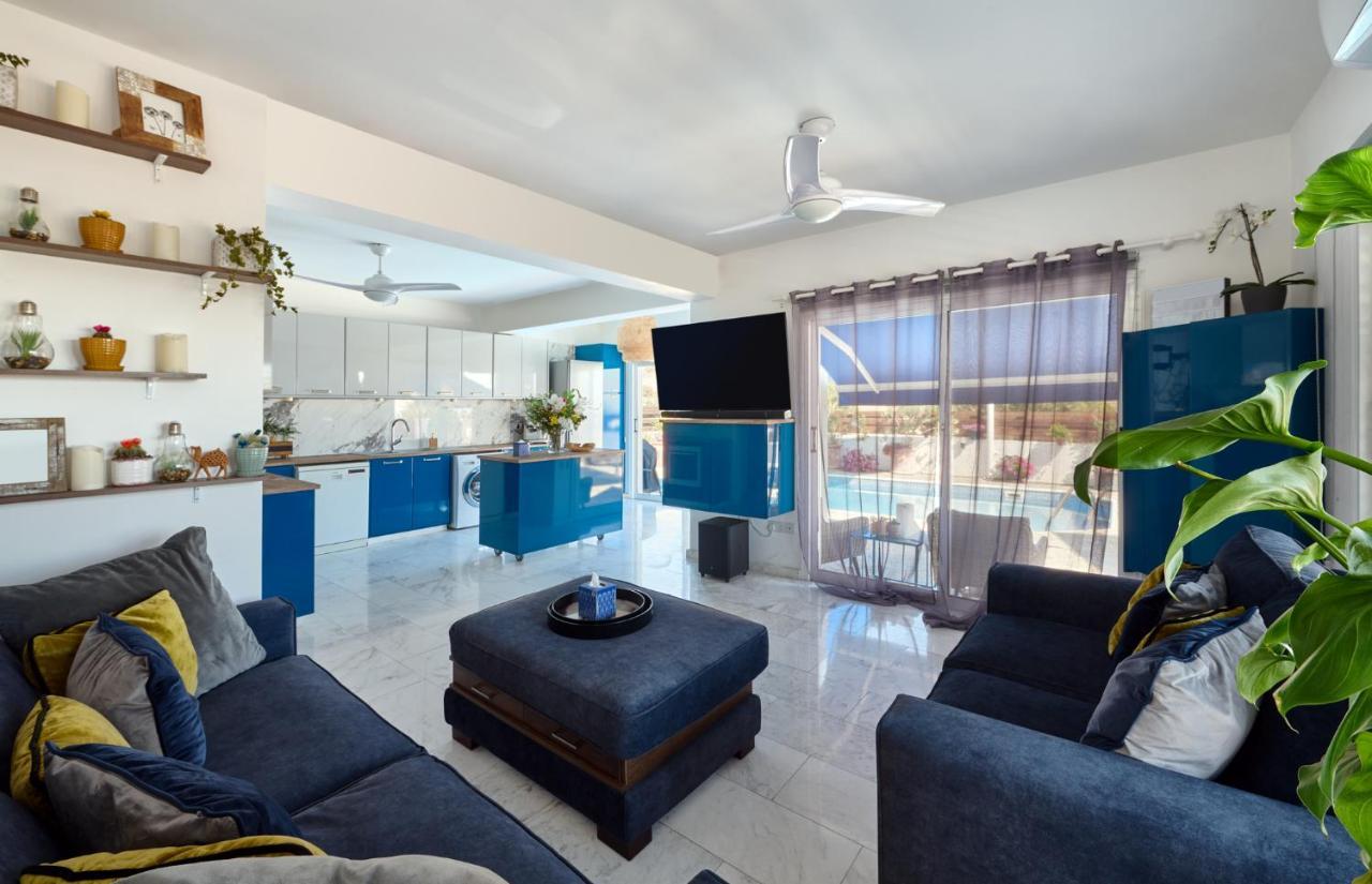 Villanelle Bed & Breakfast Welcomes Dog Lovers Only Tala Exteriör bild